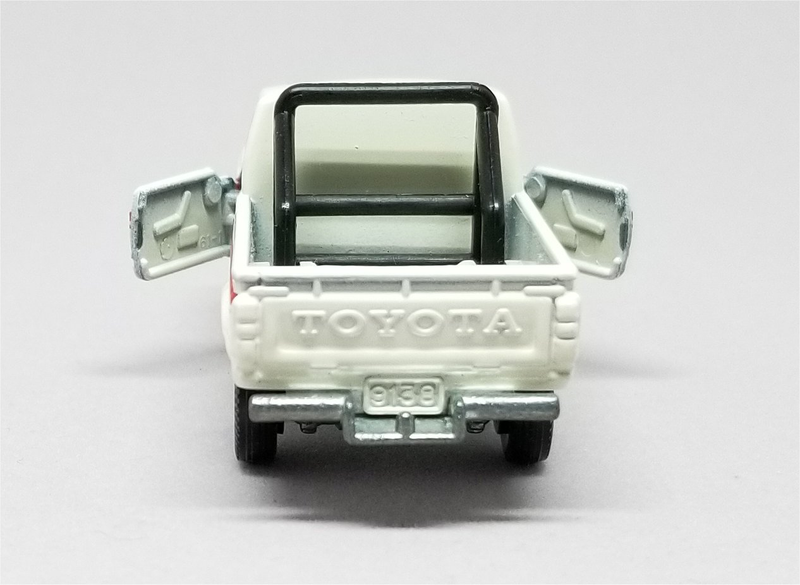 Illustration for article titled Radcast 2018: Tomica Toyota Hilux 4WD